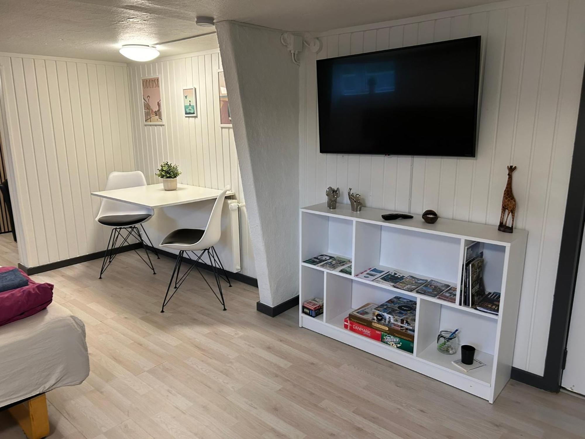 H. C. Lumbyes Vej - Kaelderlejlighed Odense Eksteriør bilde